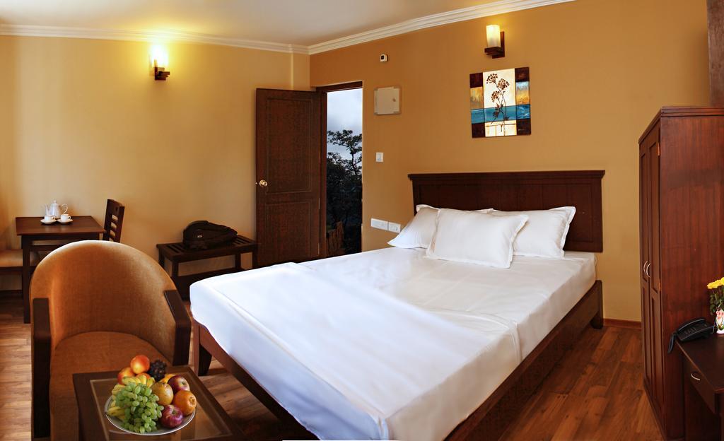 Century Grand Hotel Mananthavady Bilik gambar